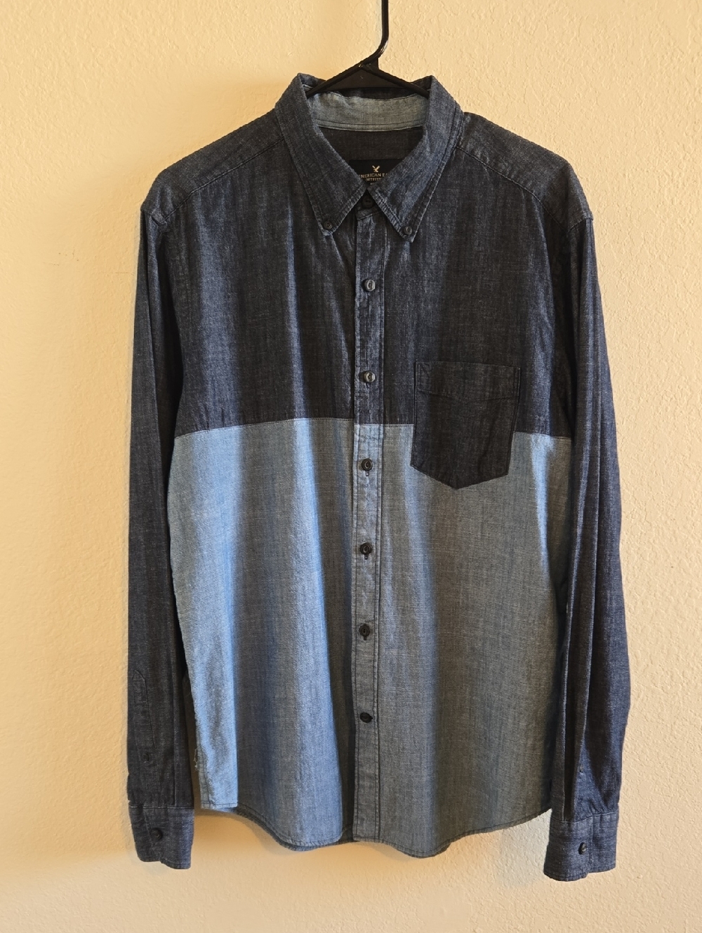 American Eagle Outfitters Two-Tone Denim Shirt in Dark Blue & Light Blue - Large